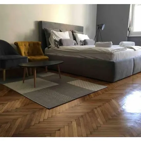 Pedestrian Zone Escape * Belgrád