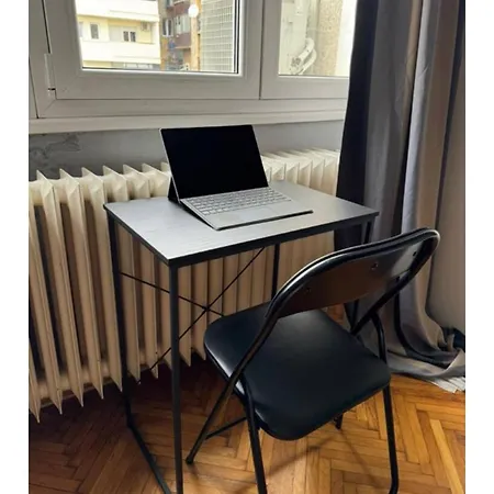 Apartman Pedestrian Zone Escape *